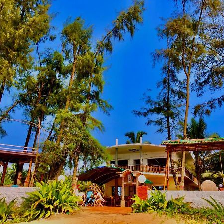 Sam & San Beach Resort Vengurla Exterior foto
